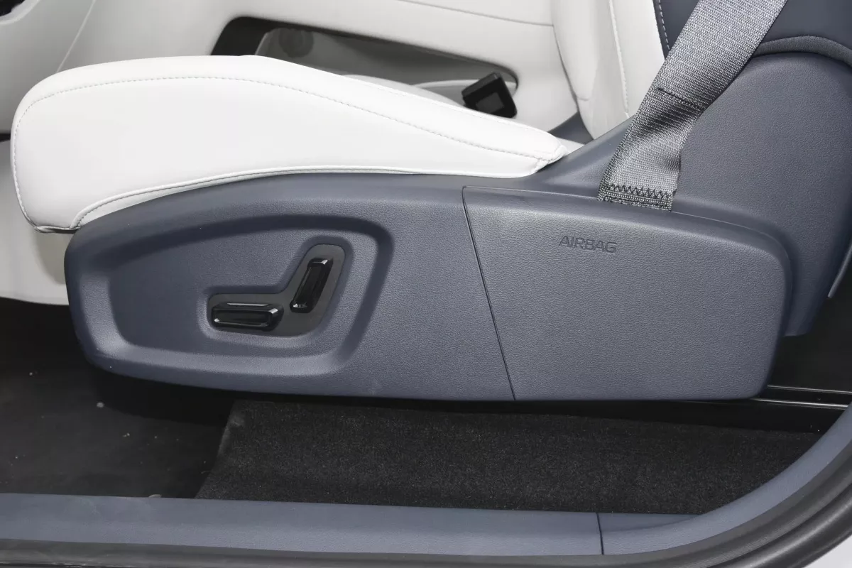 Geely Galaxy E5