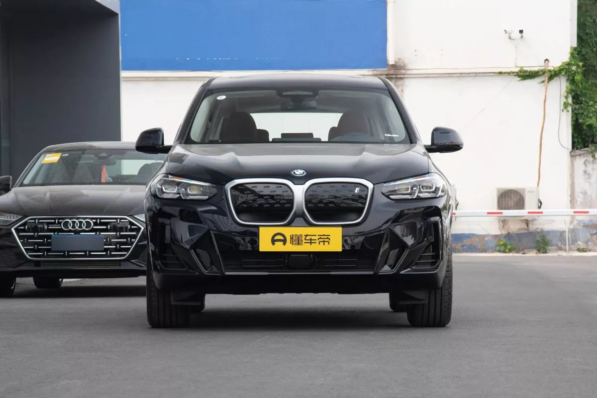 BMW iX3