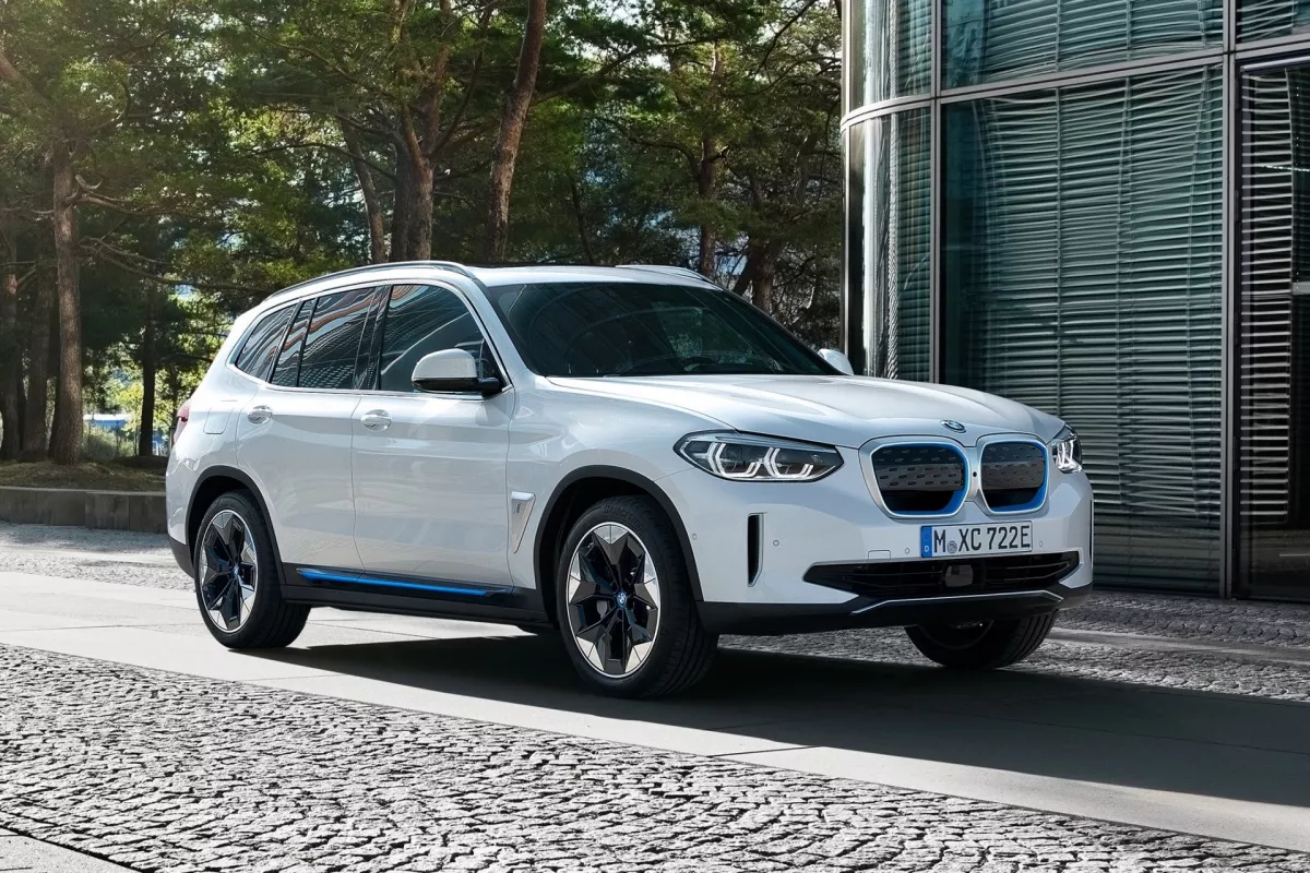 BMW iX3
